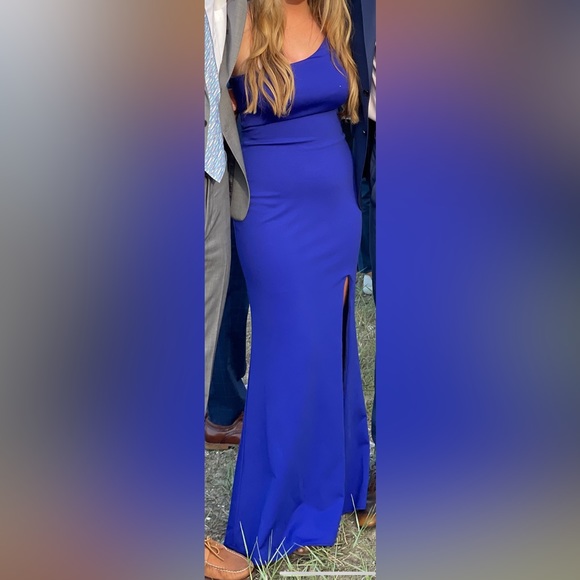 La Femme One Shoulder Jersey Gown - Picture 4 of 7